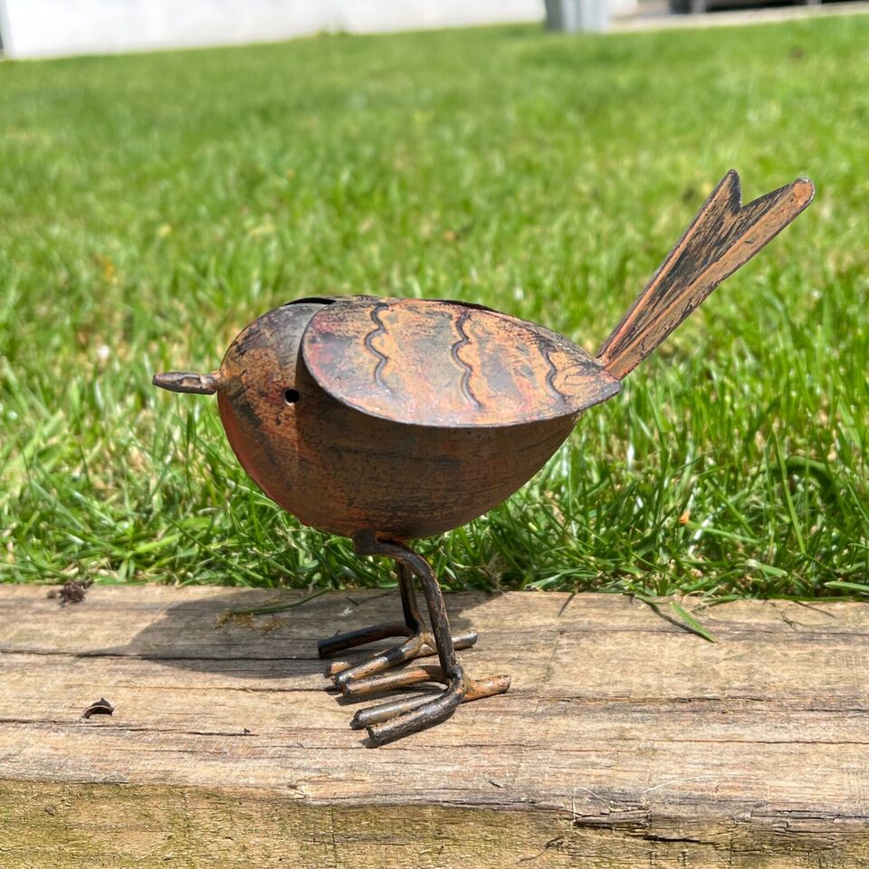 Handmade Vintage Robin Garden Decoration | Hand Painted Art