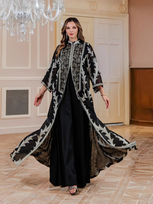 Nayla Embroidered Abaya – Black Gold