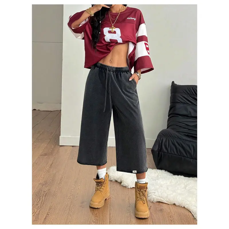 Wide-leg, loose-fit washed cropped pants (with pockets)
