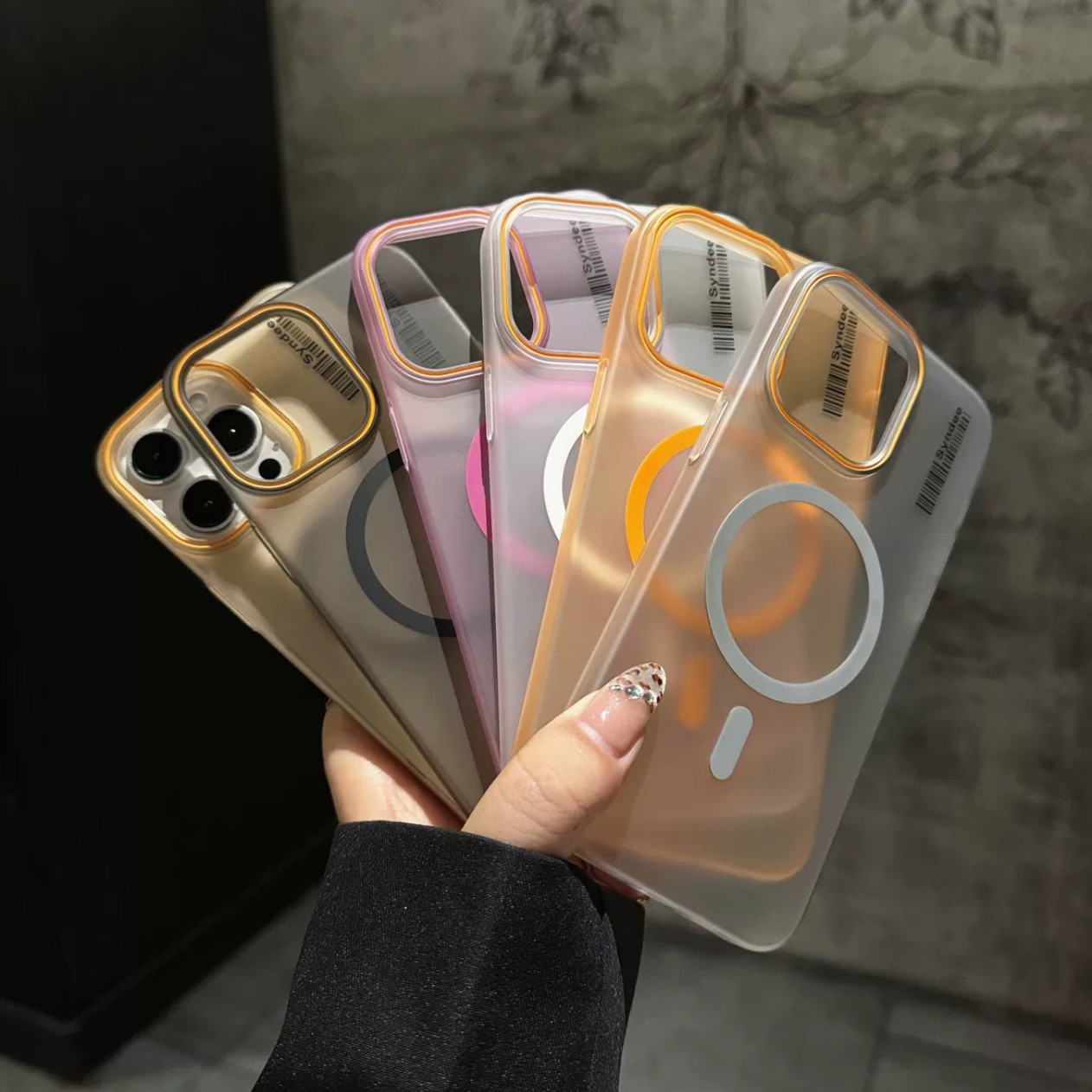 Acrylic Four-corner Anti-fall Creative Gyro Rotating Bracket Magsafe Mobile Phone Case for Apple iPhone