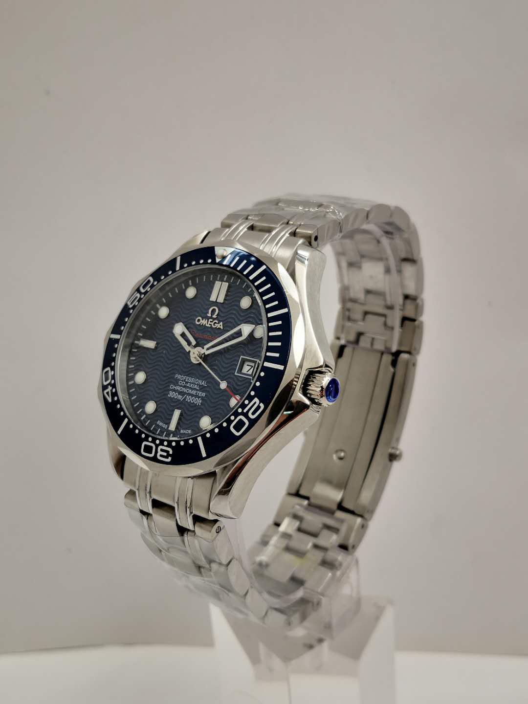 Omega Replica Seamaster 300m 2221.80.00-41 MM - View 2