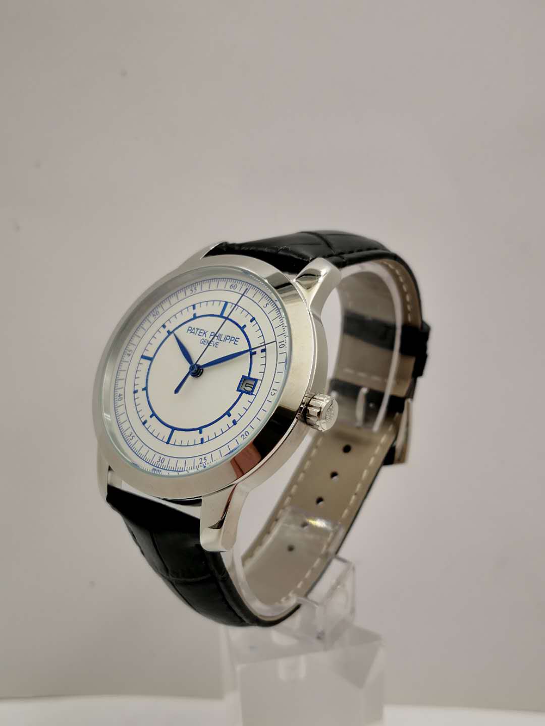 Patek Philippe Replica Calatrava 5296G-42 MM - View 2