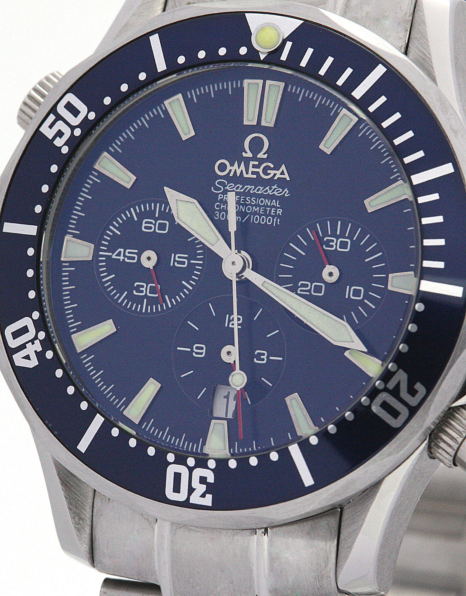 Omega Replica Speedmaster Date-38 MM - View 3