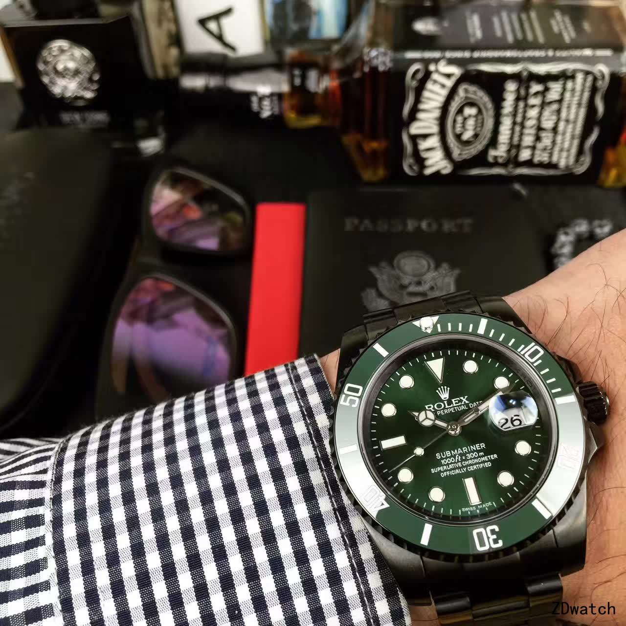 Replica Rolex Submariner Green | RLX 2 - View 2