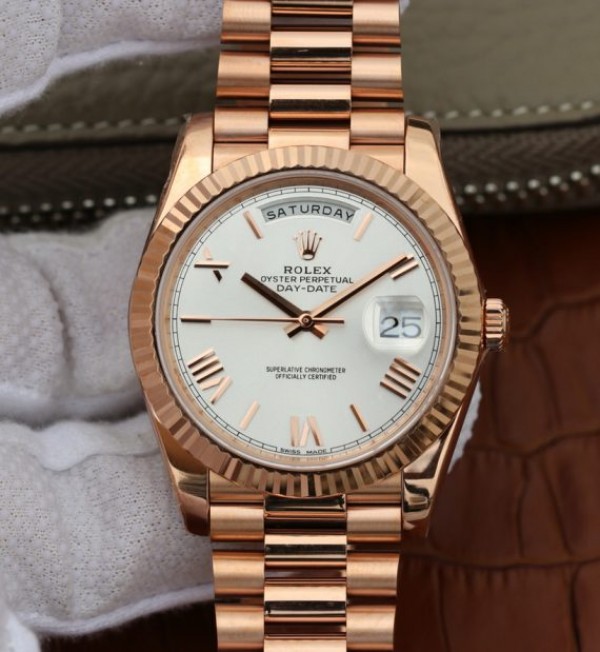 Replica Rolex (unchanged) Day-Date 40 mm 228235 RG Noob Dial Silver Markers romains Bracelet / Strap RG President A3255 - View 1