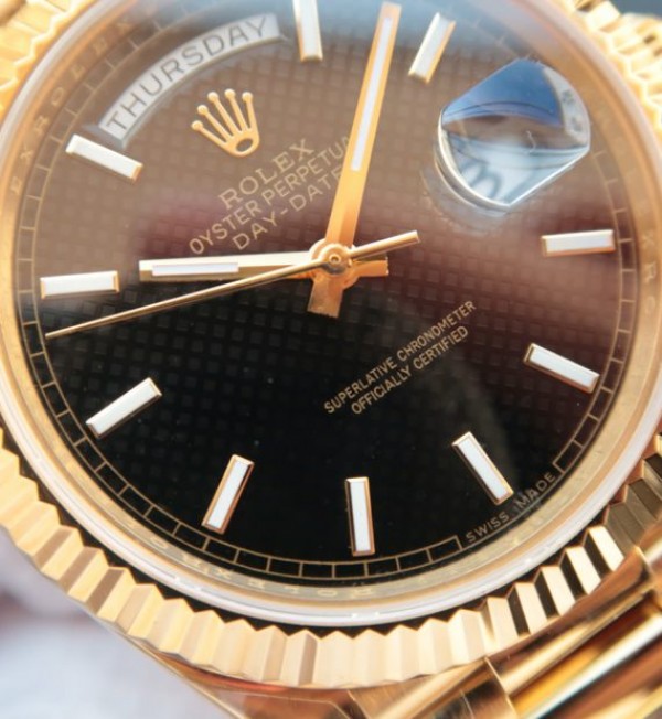 Replica Rolex  Day-Date 40 mm 228235 RG EW Dial Black Bracelet / Strap RG SS A3255