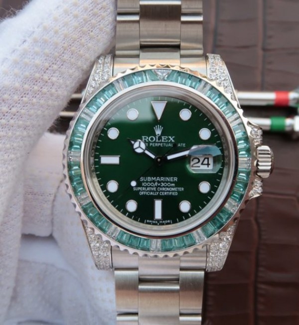 Replica Rolex (unchanged) Submariner 116610 LV Bezel entièrement pavée de Diamonds Noob A2836 - View 1