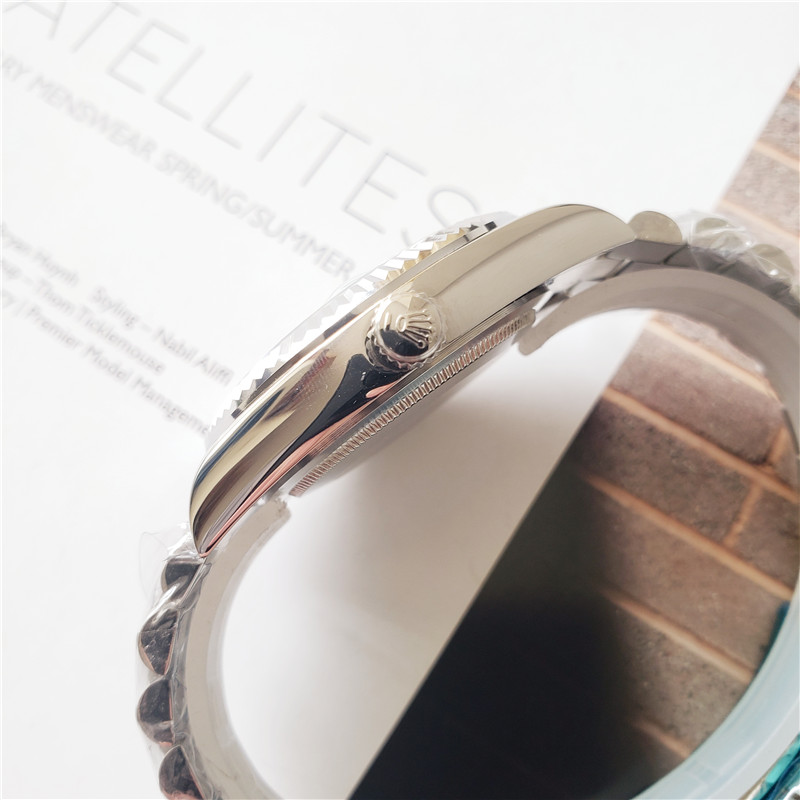 Replica Rolex Sky-Dweller 326135-42 MM - View 8