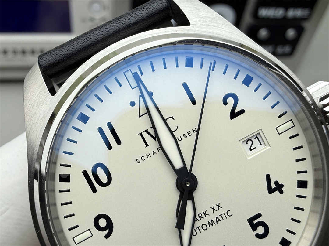 V7 IWC Mark XX White Dial – Premium 40mm Pilot Watch Replica with Sapphire Crystal &amp; 2892/SW300 Movement - clean factory product image 3