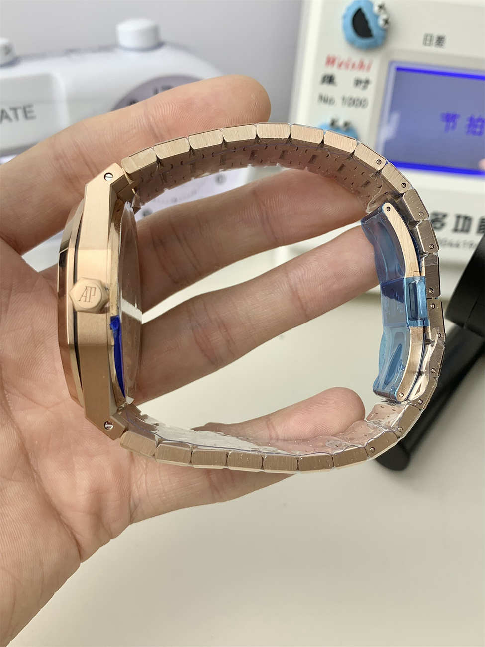 APS Factory AP 15510OR 1320OR 03 Replica – Royal Oak 41mm Rose Gold Blue Dial 4302 Integrated Movement - clean factory product image 4