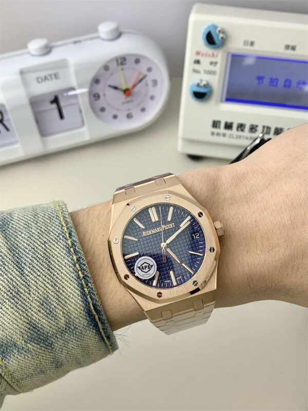 APS Factory AP 15510OR 1320OR 03 Replica – Royal Oak 41mm Rose Gold Blue Dial 4302 Integrated Movement - clean factory product image 10