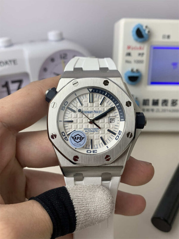 APS Royal Oak Offshore Diver 42mm – White Dial Stainless Steel Replica - clean factory product image 9