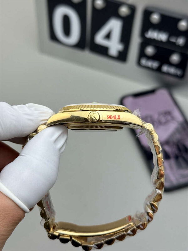 Rolex Day-Date 40 Green Replica (QF Factory) – 195g Heavy Tungsten Gold - clean factory product image 16