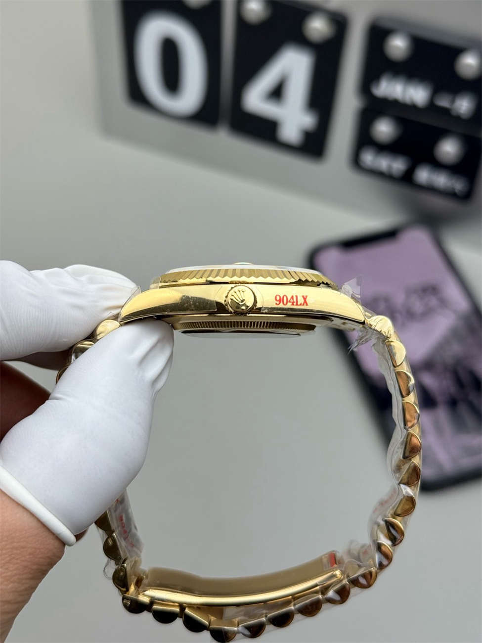 Rolex Day-Date 40 Green Replica (QF Factory) – 195g Heavy Tungsten Gold - clean factory product image 5