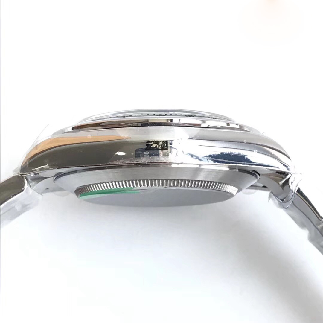 Replica Rolex Daytona Cosmograph Rainbow 116599RBOW - View 4