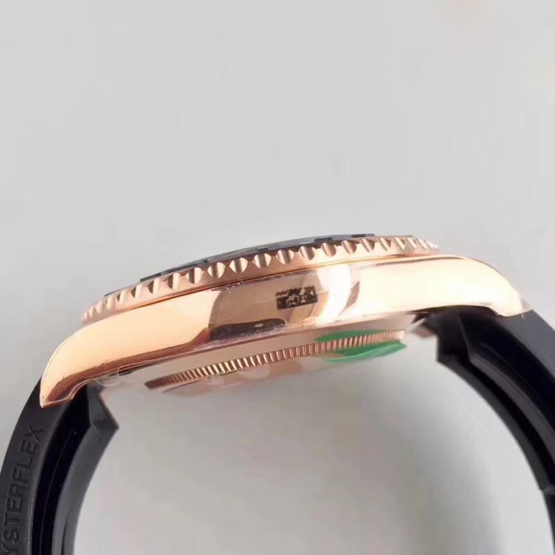 Replica Rolex Yacht-Master 40 116655 AR Rose Gold Black Dial - View 6