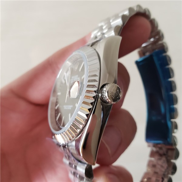 Replica Rolex Lady Oyster Perpetual 67230-26 MM - View 4
