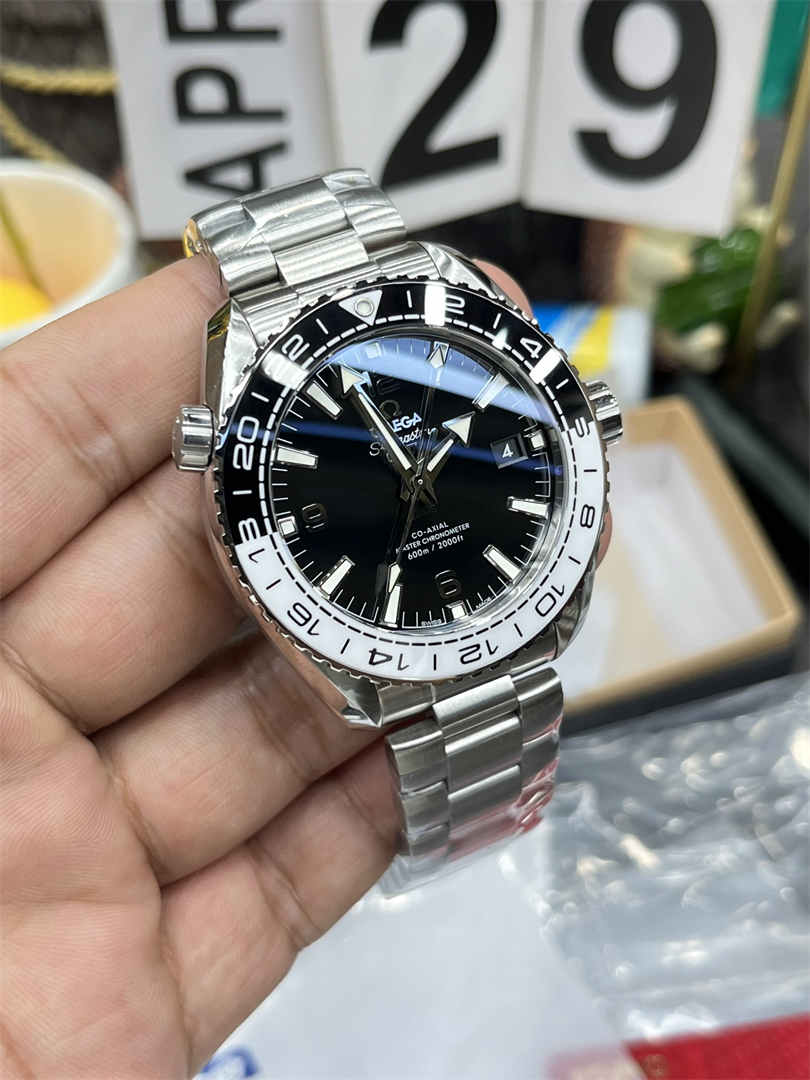 VSF Omega Seamaster 43.5mm – Premium Replica Diver Watch with Master Chronometer Details - clean factory product image 3