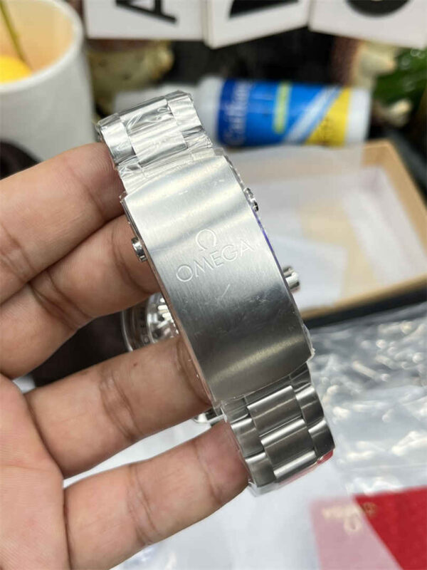 VSF Omega Seamaster 43.5mm – Premium Replica Diver Watch with Master Chronometer Details - clean factory product image 16