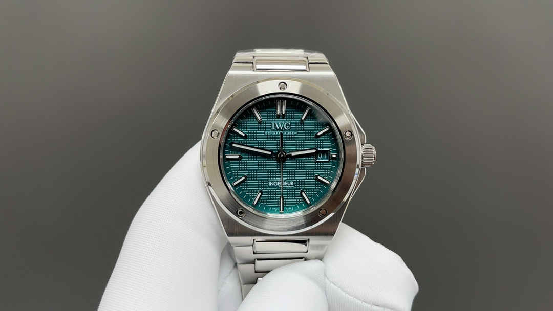 V7 IWC Ingenieur Clone – Premium 40mm Aqua Dial Replica with Full Steel Construction - clean factory product image