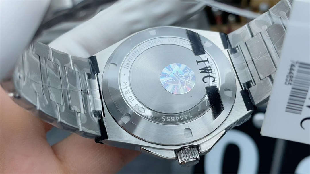 IWC Ingenieur Replica Watch – Premium 1:1 Reproduction with Modern Engineering Design - clean factory product image 6
