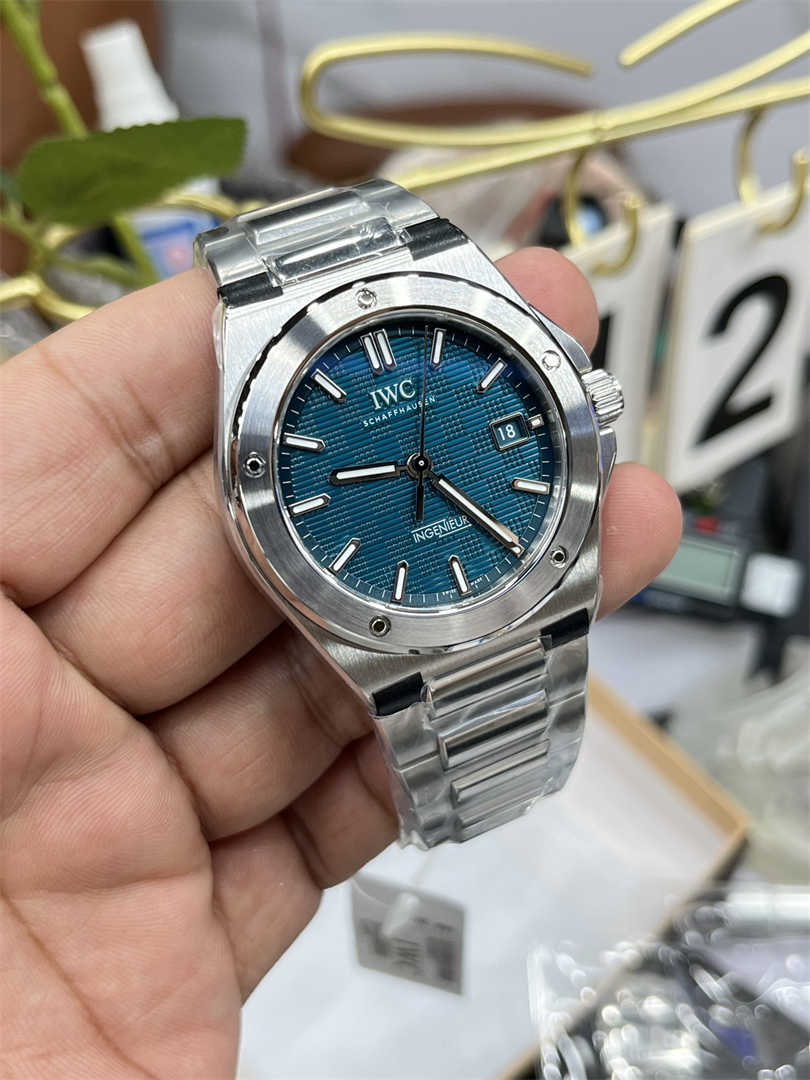 IWC Ingenieur Replica Blue Dial Watch – 40mm V7 Factory Automatic - clean factory product image 3