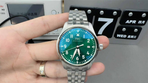 V7 IWC Mark XX Green Dial – Premium Replica Pilot Watch with High-Grade Craftsmanship - clean factory product image 12