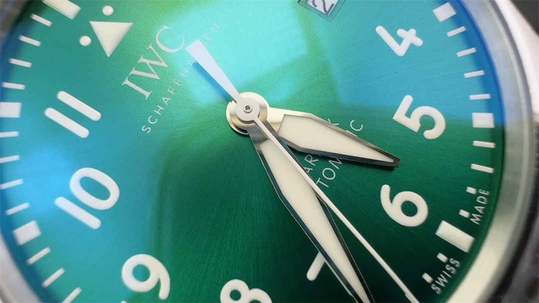 V7 IWC Mark XX Green Dial – Premium Replica Pilot Watch with High-Grade Craftsmanship - clean factory product image 4