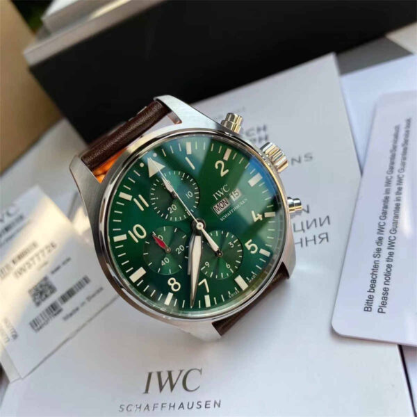 IWC IW377726 Pilot Chronograph – Blue Dial 43mm Automatic Men’s Watch - clean factory product image 13