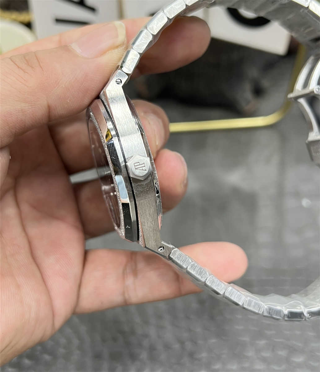 APS Factory Audemars Piguet 15500 Replica Frosted Gold – 41mm Blue Dial Mod with Cal.4302 Integrated Movement - clean factory product image 5