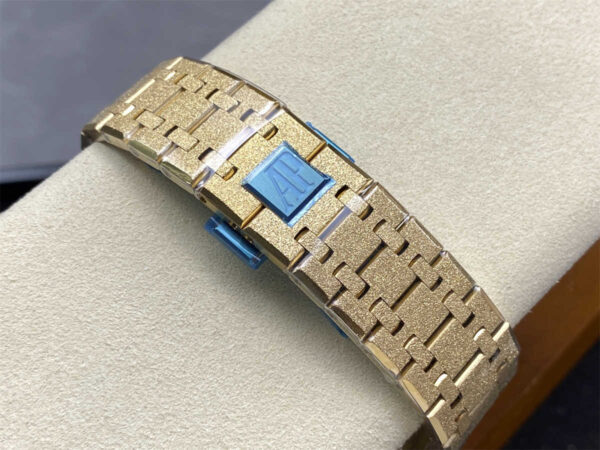 Audemars Piguet 26240 Replica – APS Frosted Gold Royal Oak Chronograph - clean factory product image 17