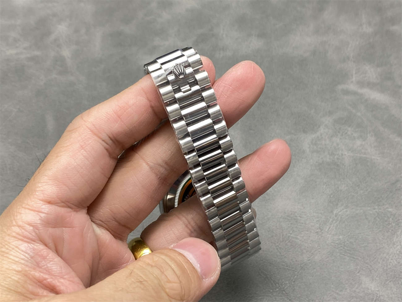 QF Factory Rolex Day-Date 40mm Replica – Full-Weight Diamond Bezel, 3255 Clone - clean factory product image 7