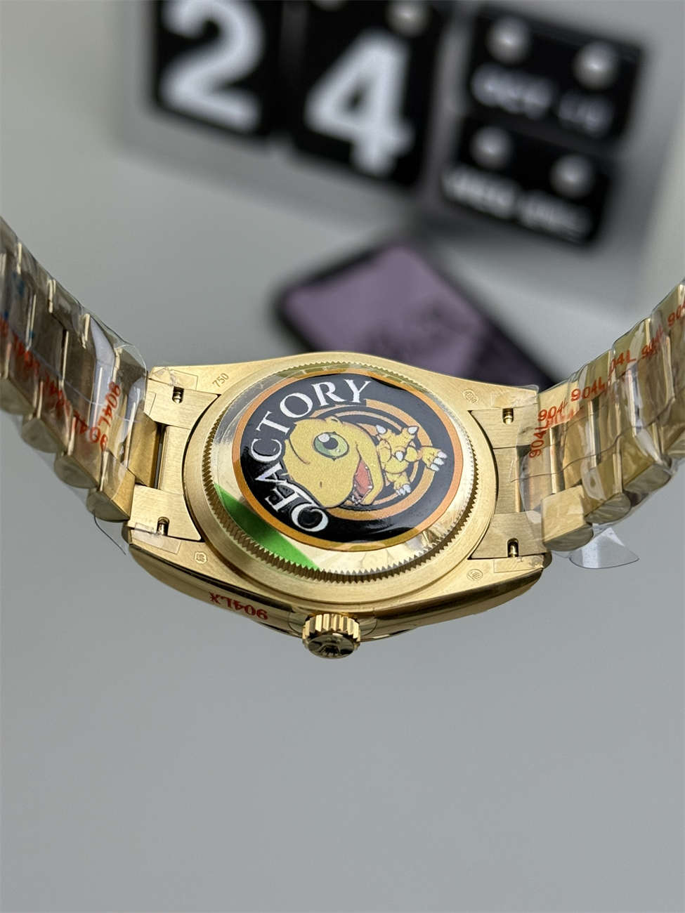 Rolex Day-Date 36 Green Roman Replica (QF Factory) – 158g Tungsten Gold - clean factory product image 6