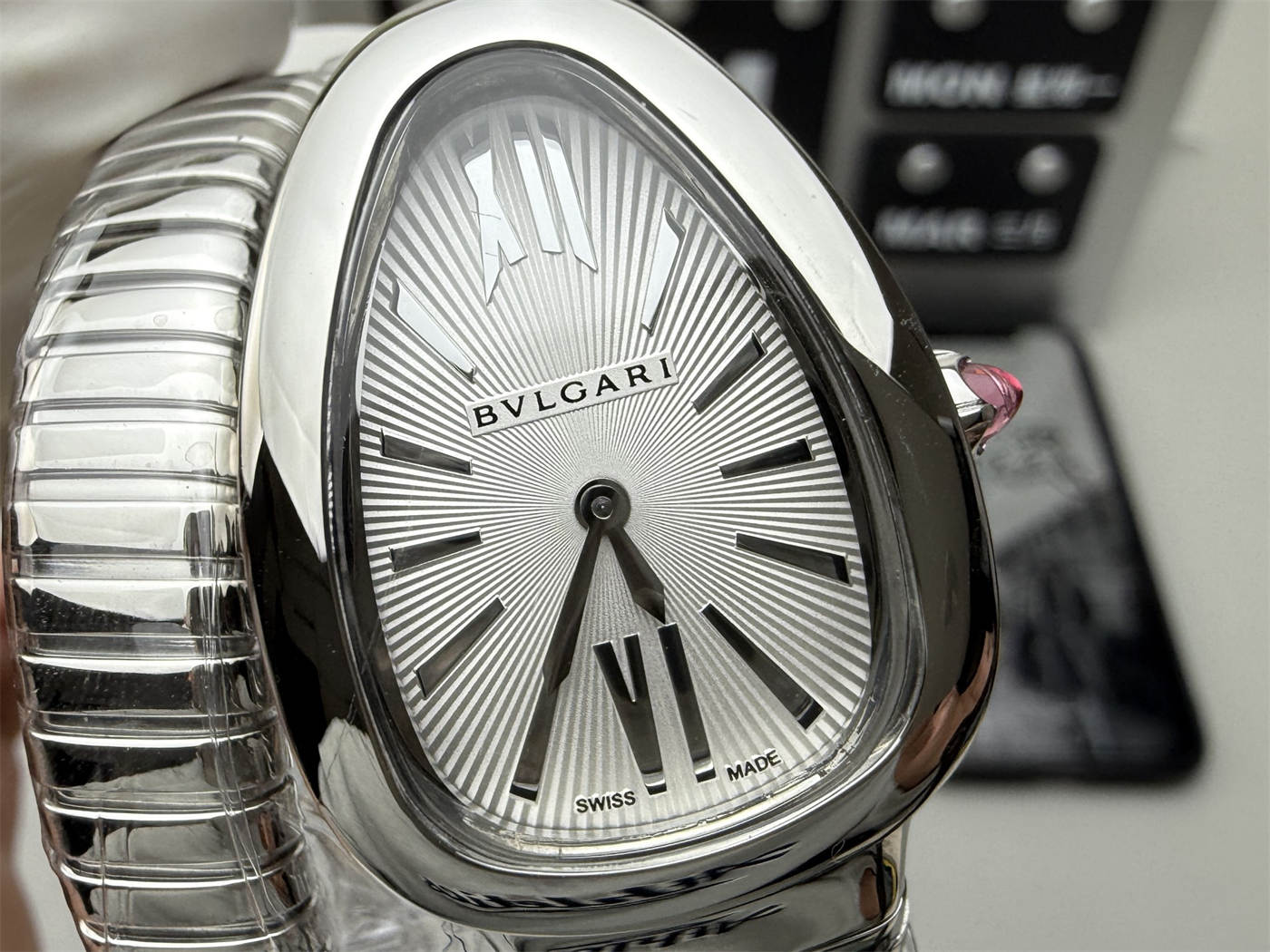Bvlgari Serpenti 101828 Replica – White Dial Steel Ladies Watch - clean factory product image 8