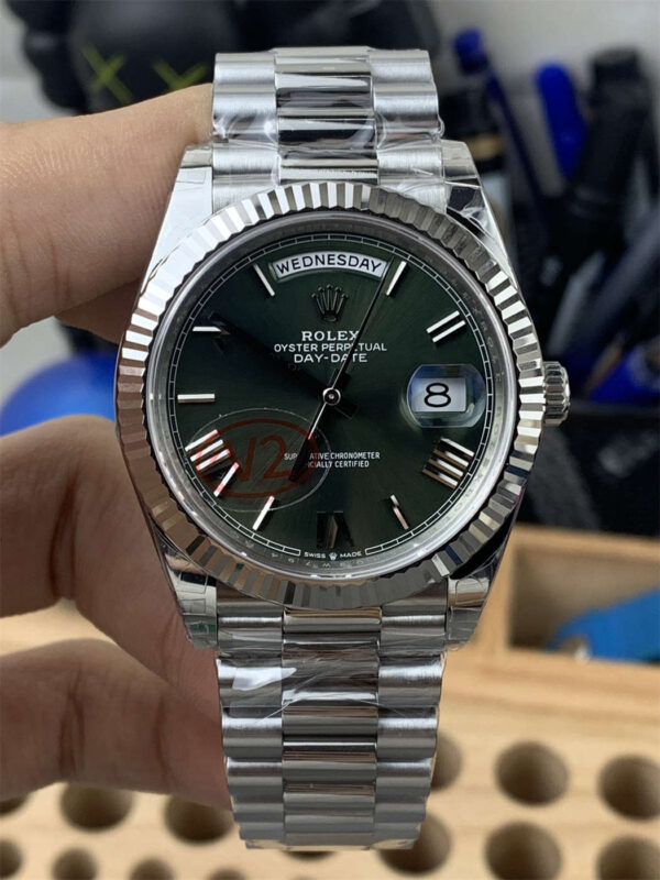 VSF Tungsten Day-Date 40 Olive Green – 228239 White Gold (182g Weighted) - clean factory product image 10
