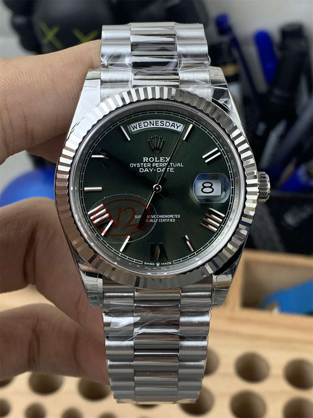VSF Tungsten Day-Date 40 Olive Green – 228239 White Gold (182g Weighted) - clean factory product image 2
