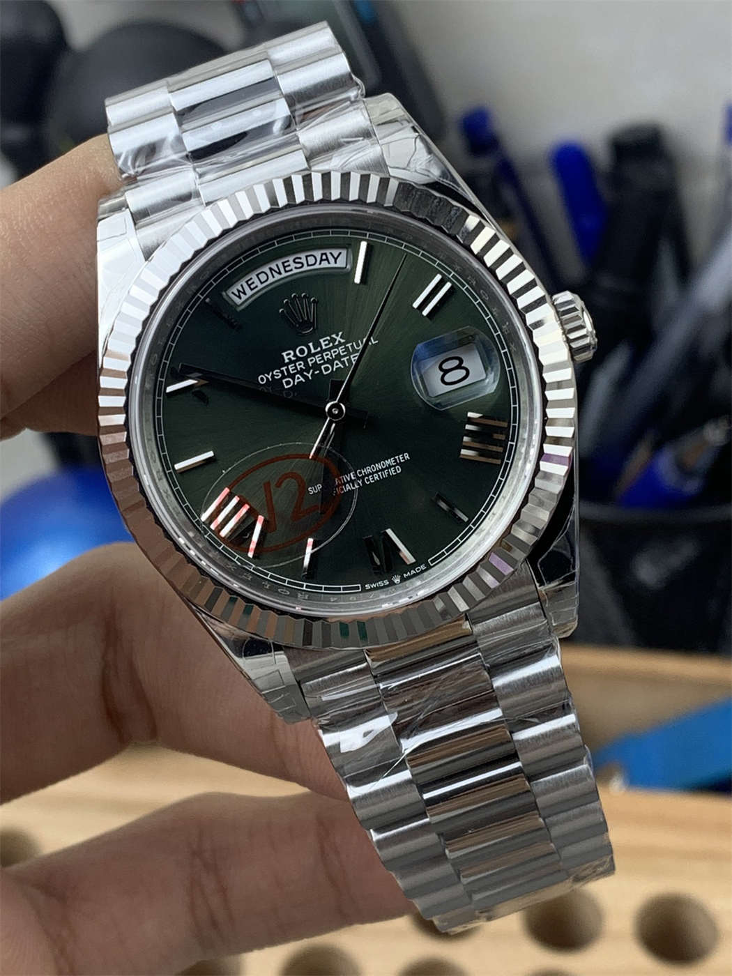 VSF Tungsten Day-Date 40 Olive Green – 228239 White Gold (182g Weighted) - clean factory product image 3