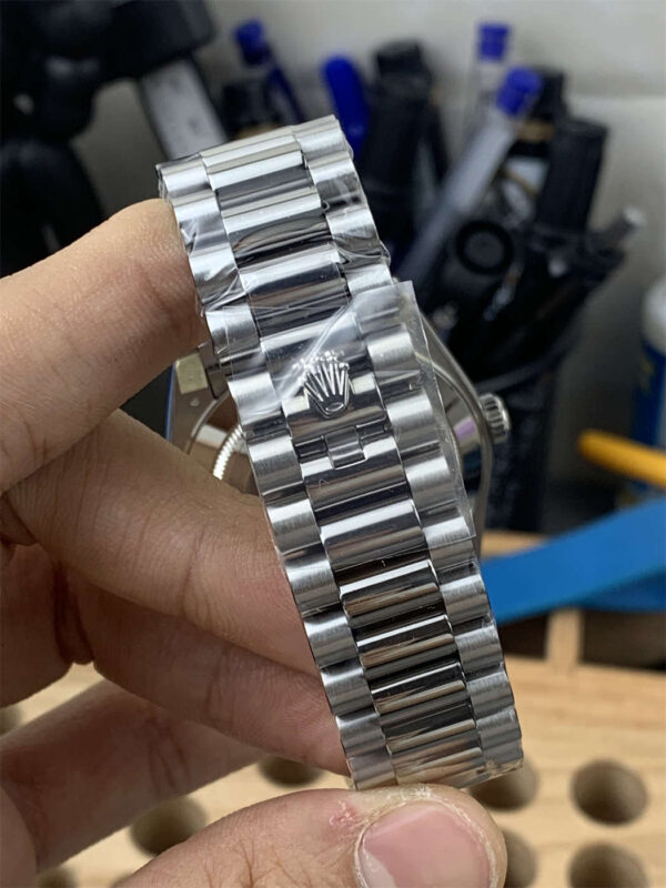 VSF Tungsten Day-Date 40 Olive Green – 228239 White Gold (182g Weighted) - clean factory product image 14