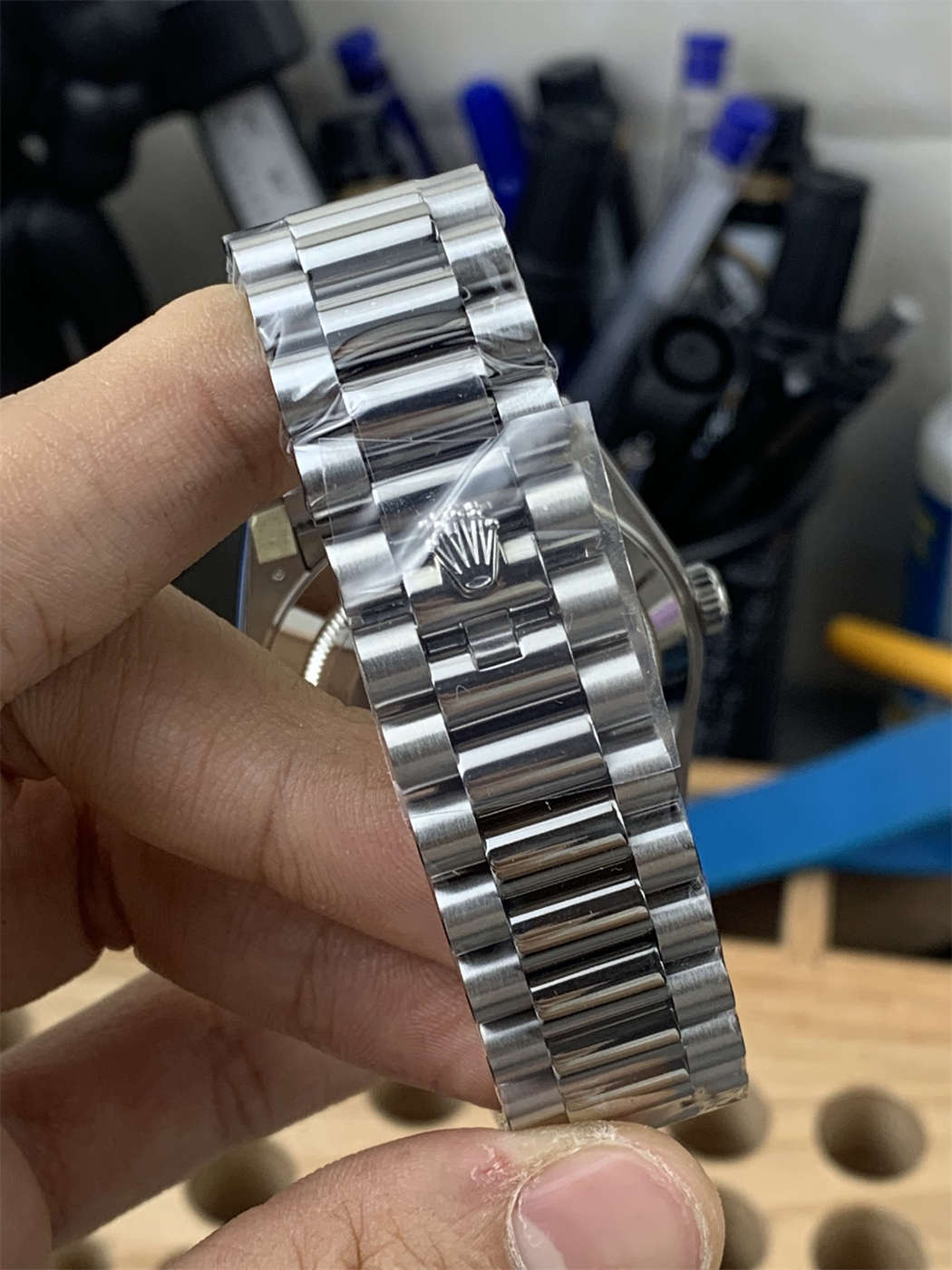 VSF Tungsten Day-Date 40 Olive Green – 228239 White Gold (182g Weighted) - clean factory product image 6