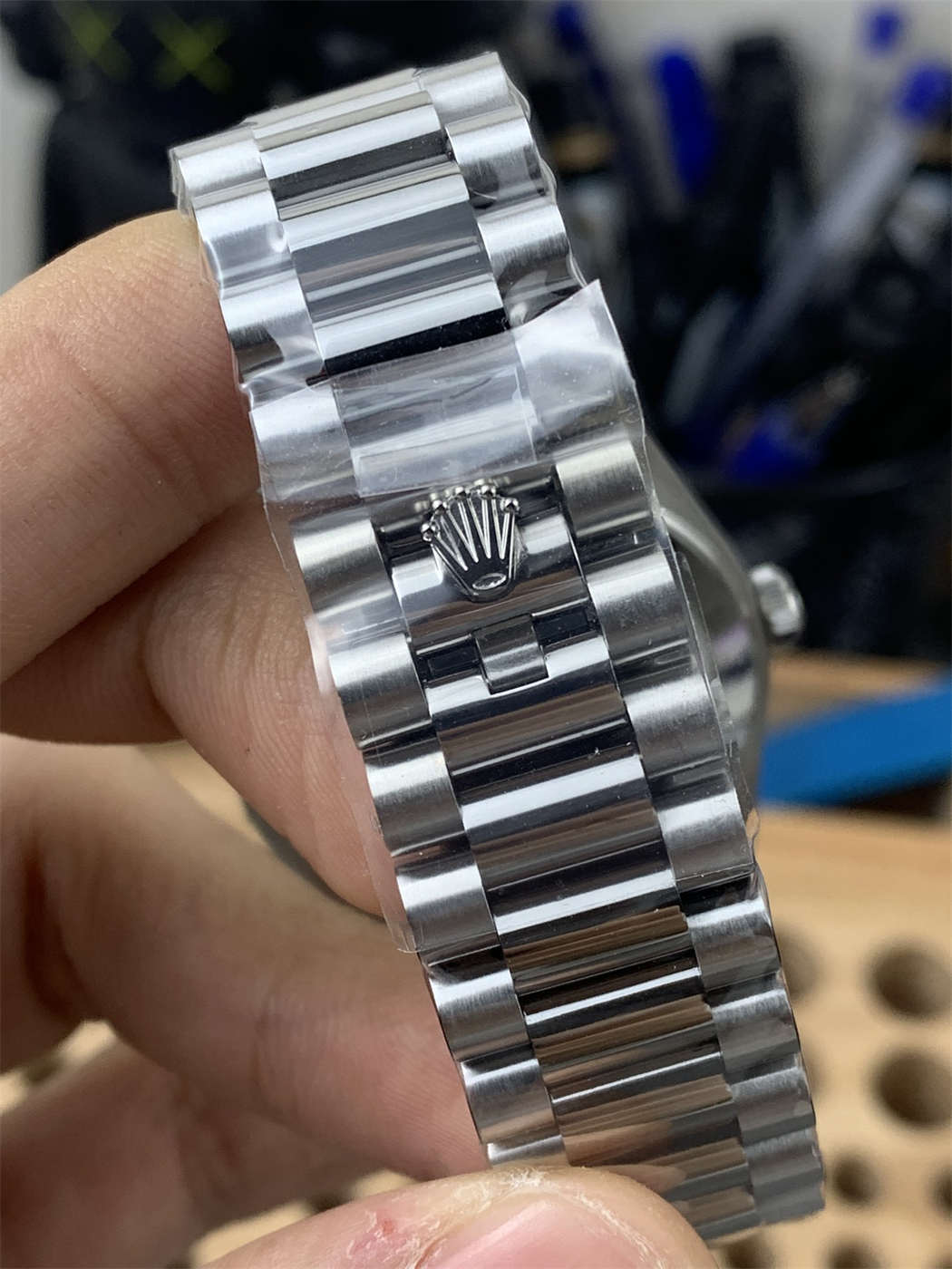 VSF Tungsten Day-Date 40 White Roman – 228239 White Gold (182g Weighted) - clean factory product image 5