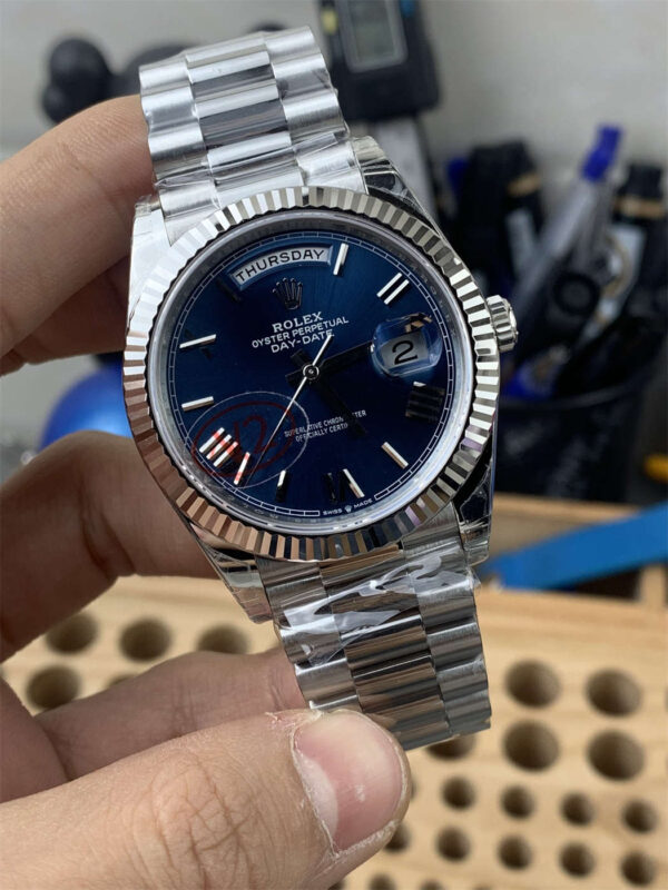 VSF Tungsten Day-Date 40 Bright Blue – 228239 White Gold (182g Weighted) - clean factory product image 10