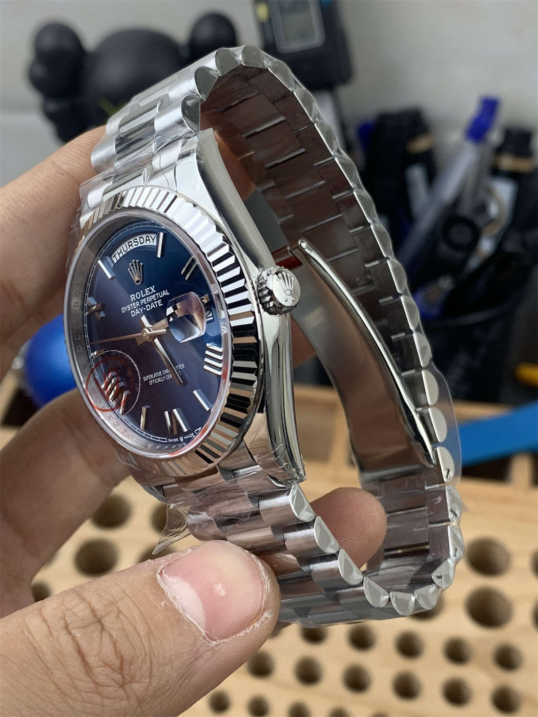VSF Tungsten Day-Date 40 Bright Blue – 228239 White Gold (182g Weighted) - clean factory product image 3