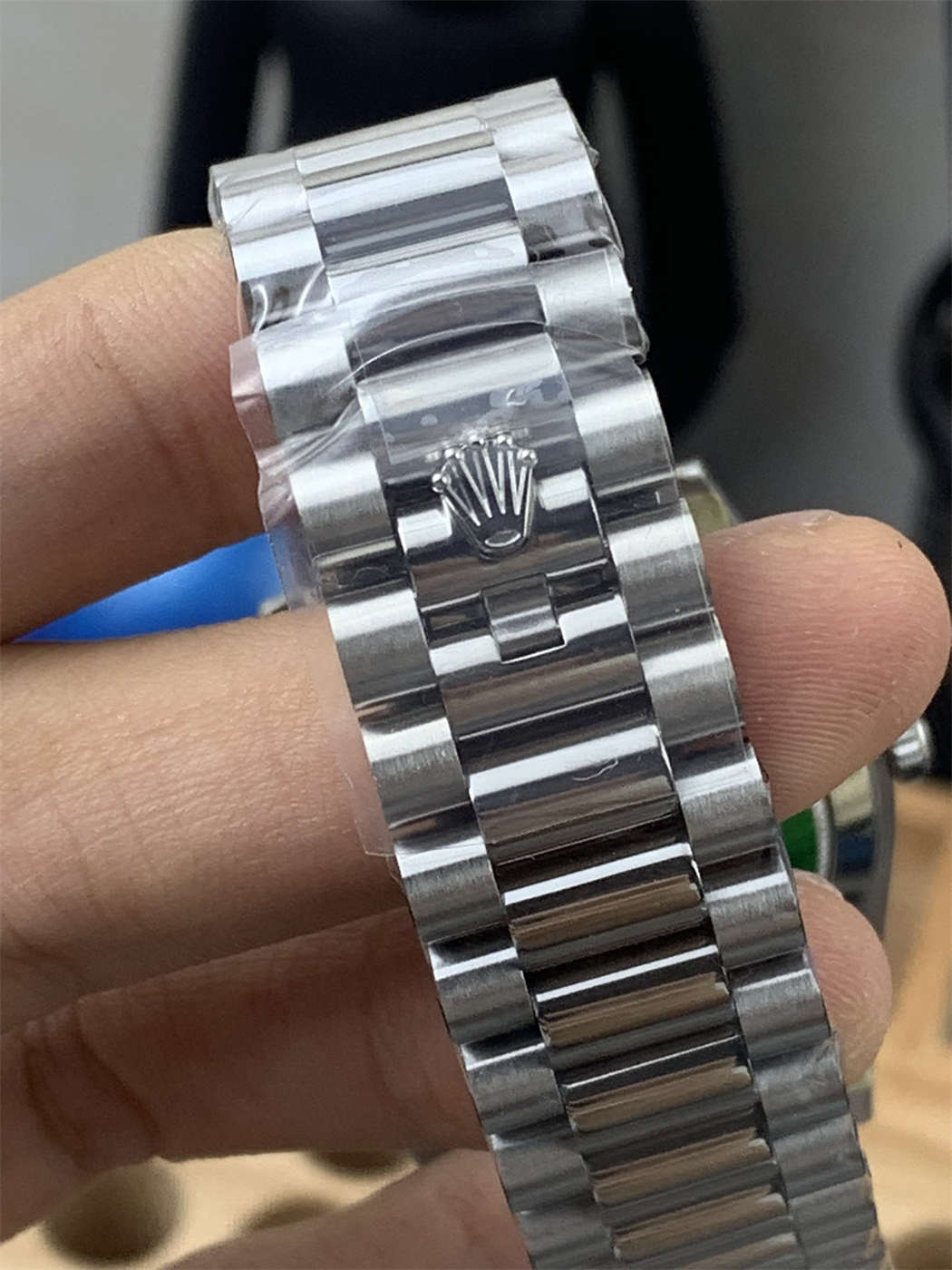 VSF Tungsten Day-Date 40 Bright Blue – 228239 White Gold (182g Weighted) - clean factory product image 5