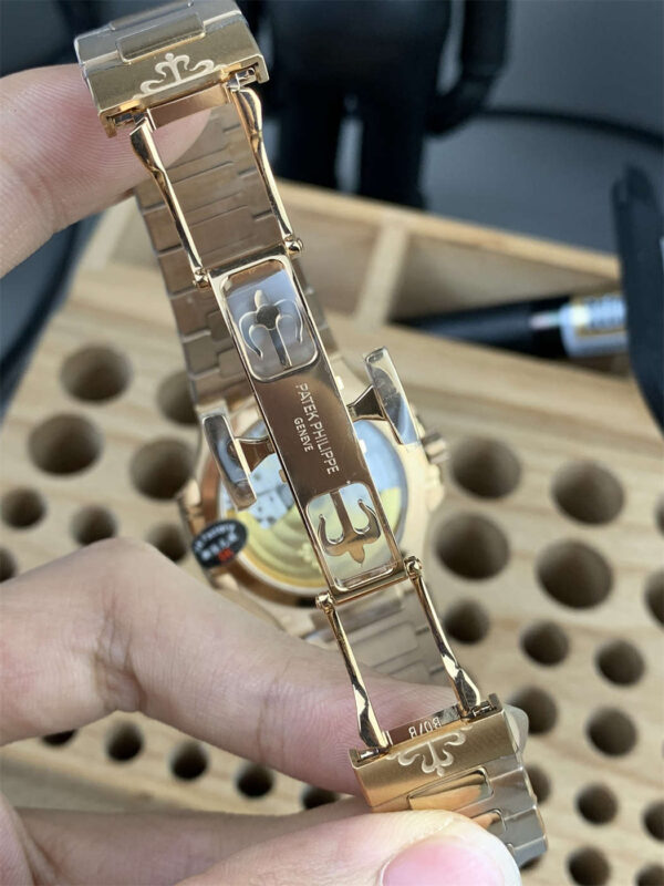 Patek Philippe 7118 Replica | 3K Factory Ladies Nautilus in Rose Gold &amp; Diamonds - clean factory product image 18