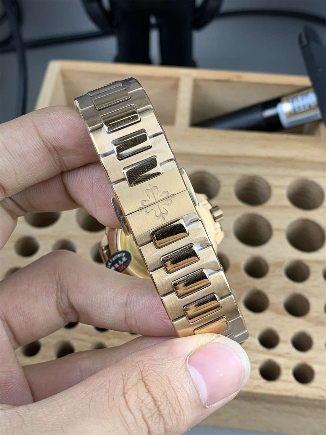 Patek Philippe 7118 Replica | 3K Factory Ladies Nautilus in Rose Gold &amp; Diamonds - clean factory product image 8
