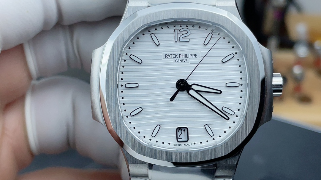 Patek Philippe Nautilus 7118 Replica – 3K Factory White Dial Ladies Watch - clean factory product image 3
