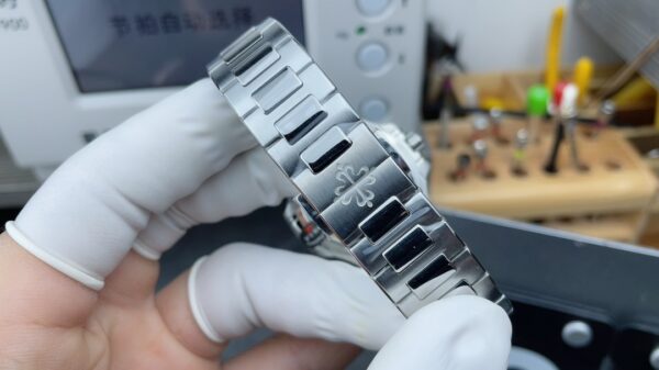 Patek Philippe Nautilus 7118 Replica – 3K Factory White Dial Ladies Watch - clean factory product image 19