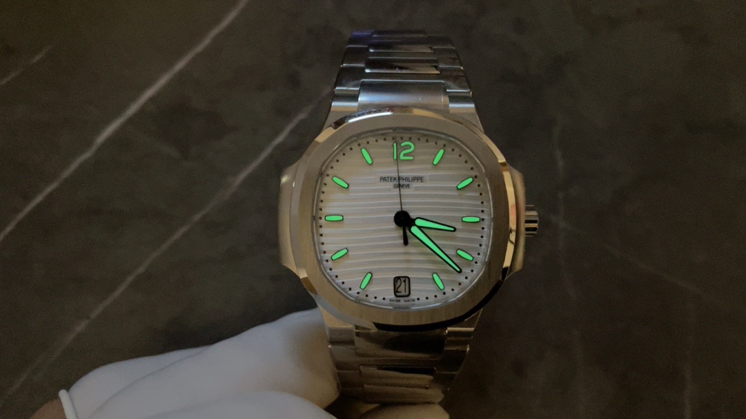Patek Philippe Nautilus 7118 Replica – 3K Factory White Dial Ladies Watch - clean factory product image 2