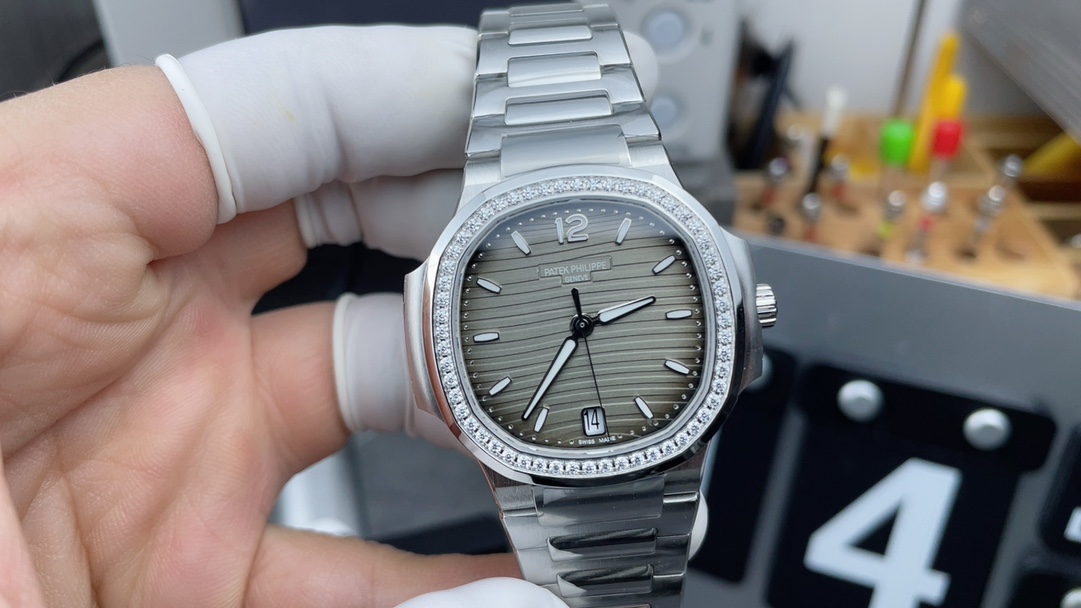 Patek Philippe Nautilus 7118 Replica – Grey Dial Diamond Bezel Ladies Watch - clean factory product image