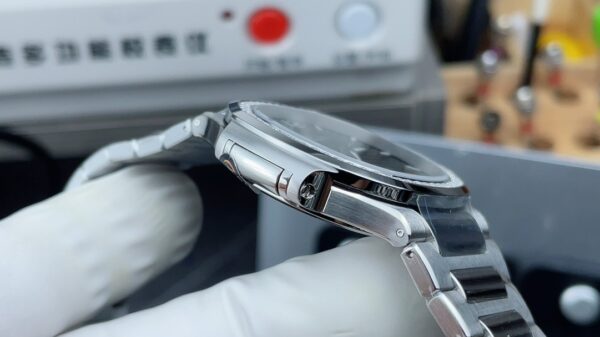 Patek Philippe Nautilus 7118 Replica – Grey Dial Diamond Bezel Ladies Watch - clean factory product image 16